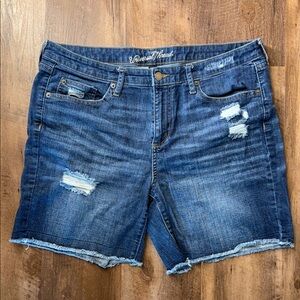 Universal Thread Blue Distressed Denim Shorts with Frayed Hem 14 stretch